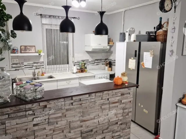 Eladó ház Kecskemét, Hunyadiváros 140 nm