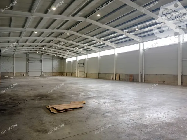 Kiadó kereskedelmi és ipari ingatlan Kecskemét, Műkertváros 886 nm