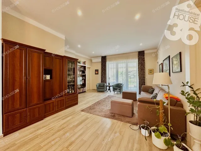 Eladó ház Kecskemét, Villanegyed 200 nm