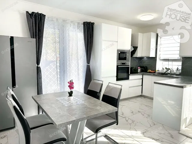 Eladó ház Kecskemét, Kisfái 105 nm