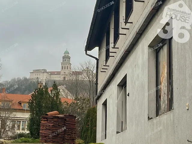 Eladó kereskedelmi és ipari ingatlan Pannonhalma 1670 nm