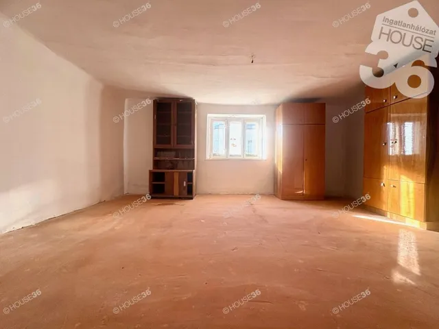 Eladó ház Tiszaug 75 nm
