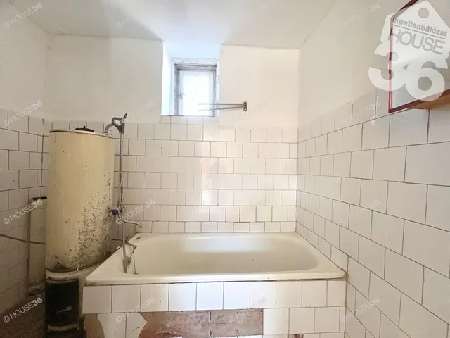 Eladó ház Tiszaug 75 nm