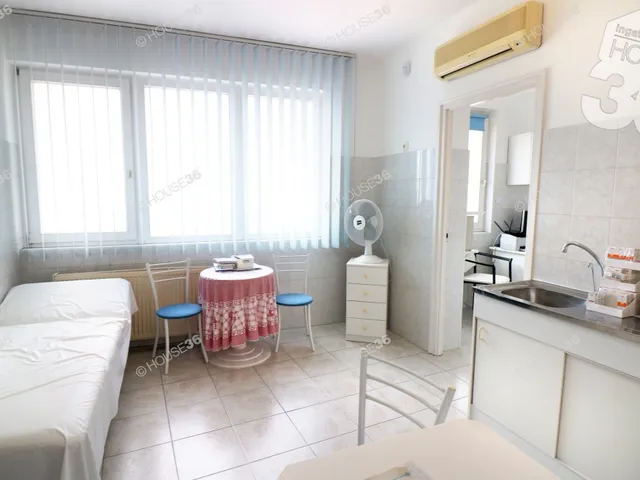 Eladó kereskedelmi és ipari ingatlan Kecskemét, Belváros 300 nm