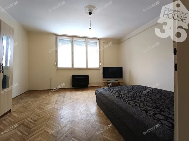 Eladó lakás Kecskemét, Műkertváros 39 nm