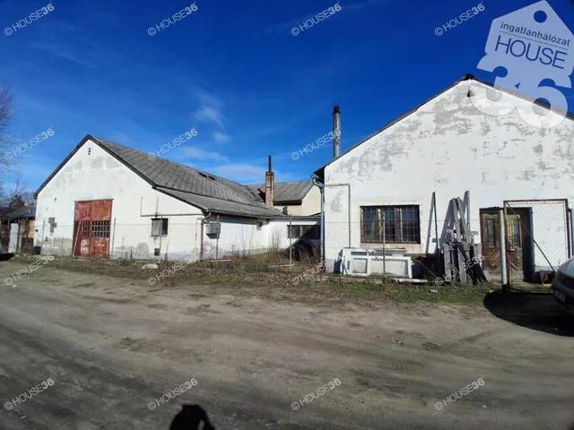 Eladó kereskedelmi és ipari ingatlan Kecskemét, Szolnokihegy 640 nm
