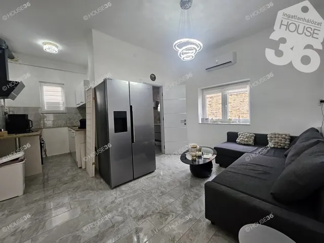 Eladó kereskedelmi és ipari ingatlan Kecskemét 203 nm