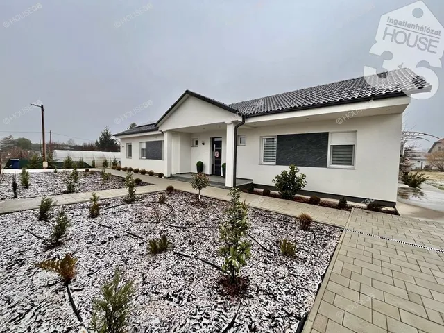 Eladó ház Kecskemét, Petőfiváros 120 nm