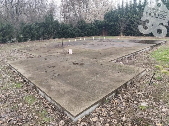 Eladó telek Kecskemét, Hunyadiváros 1475 nm