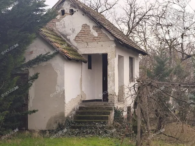 Eladó telek Kecskemét, Hunyadiváros 1475 nm