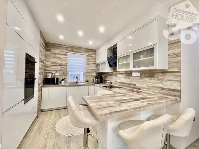 Eladó ház Kecskemét, Petőfiváros 120 nm