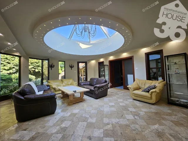 Eladó ház Kecskemét 300 nm