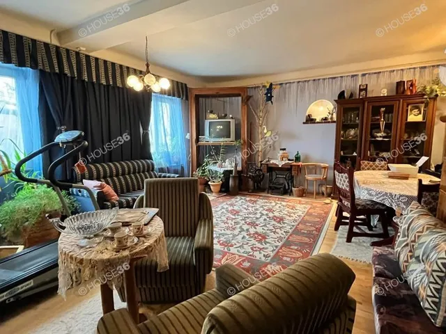 Eladó ház Városföld 135 nm