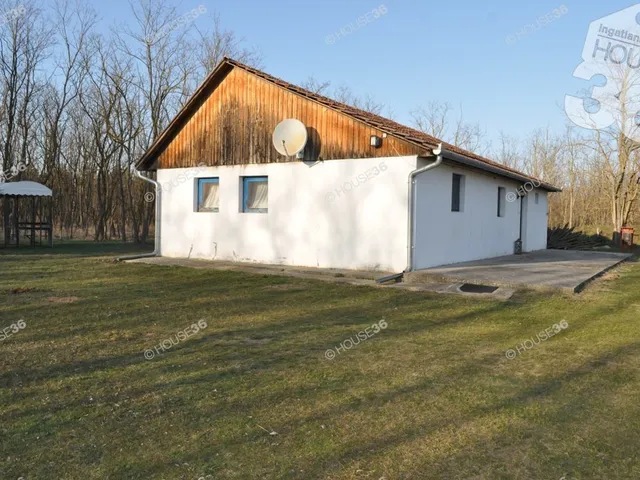 Eladó mezőgazdasági ingatlan Nyárlőrinc 78 nm