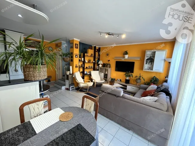 Eladó lakás Kecskemét, Hunyadiváros 100 nm