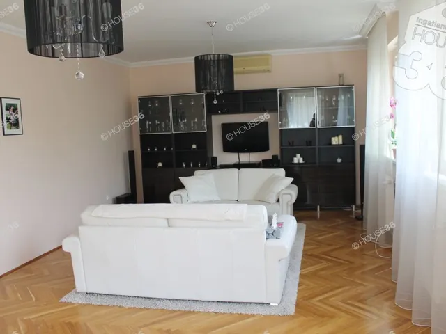 Kiadó ház Kecskemét 160 nm