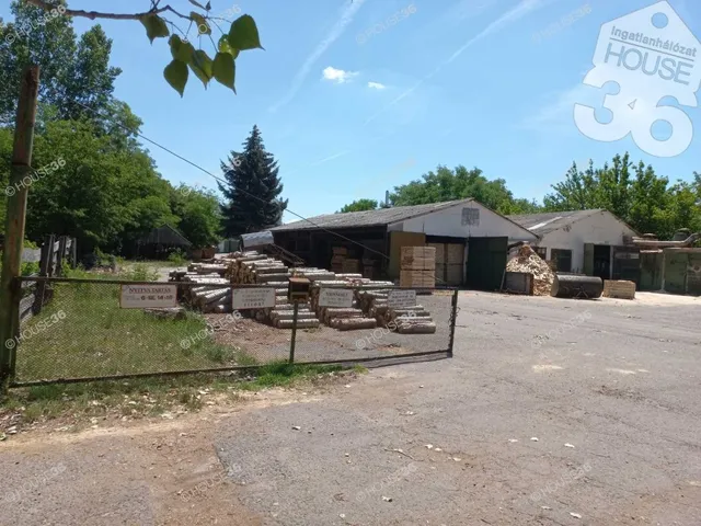 Eladó kereskedelmi és ipari ingatlan Nagykőrös 700 nm