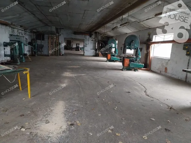 Eladó kereskedelmi és ipari ingatlan Nagykőrös 700 nm