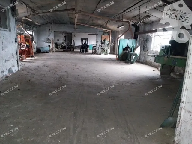 Eladó kereskedelmi és ipari ingatlan Nagykőrös 700 nm