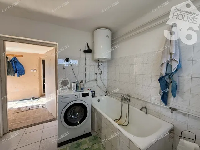 Eladó ház Tiszaalpár 72 nm