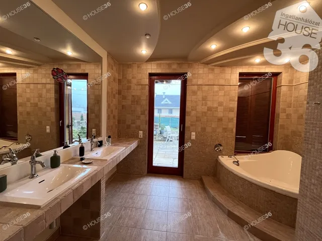 Eladó ház Kecskemét, Kadafalva 172 nm