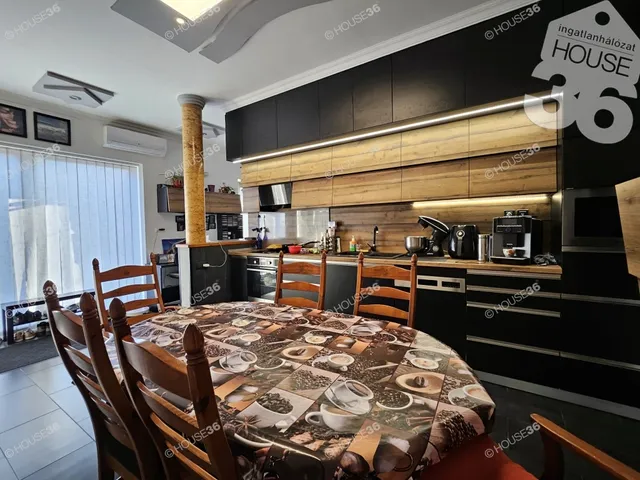 Eladó ház Kecskemét, Hunyadiváros 100 nm