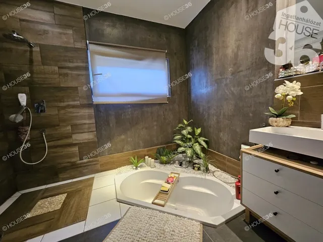 Eladó lakás Kecskemét, Alsószéktó 75 nm