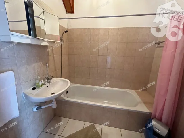 Eladó kereskedelmi és ipari ingatlan Nemesnádudvar 291 nm