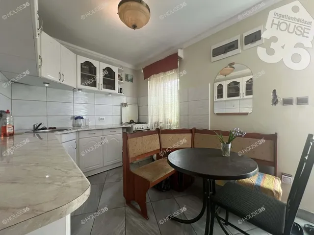 Eladó ház Kecskemét, Hunyadiváros 81 nm