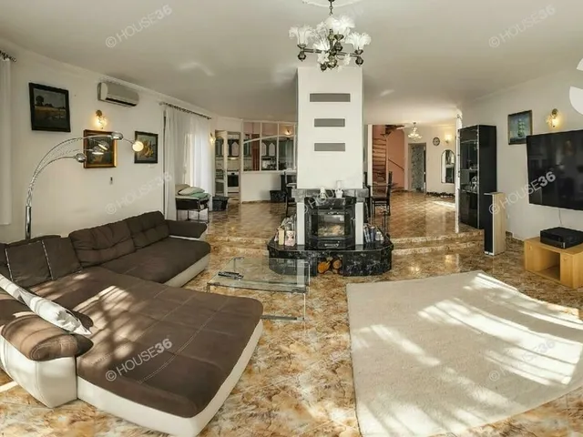 Eladó ház Kecskemét 250 nm