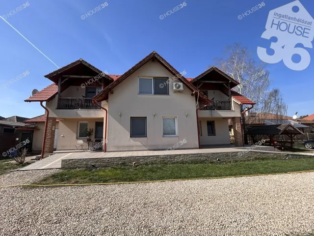 Eladó ház Cserkeszőlő 245 nm