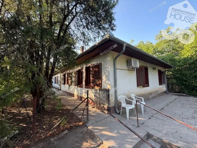 Eladó mezőgazdasági ingatlan Kecskemét, Méntelek 132 nm