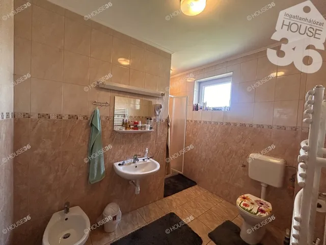 Eladó ház Cserkeszőlő 245 nm