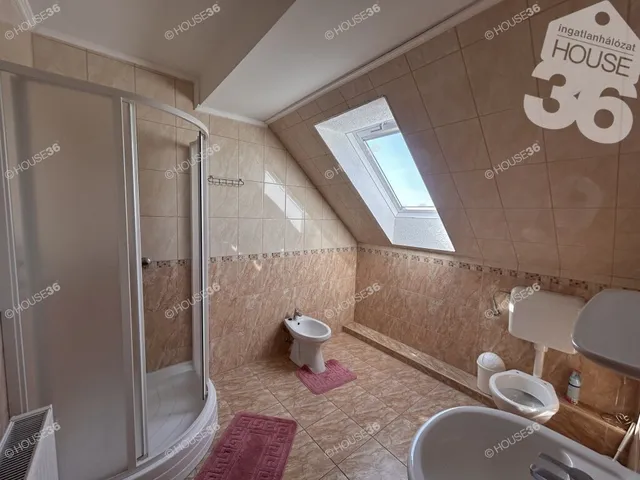 Eladó ház Cserkeszőlő 245 nm