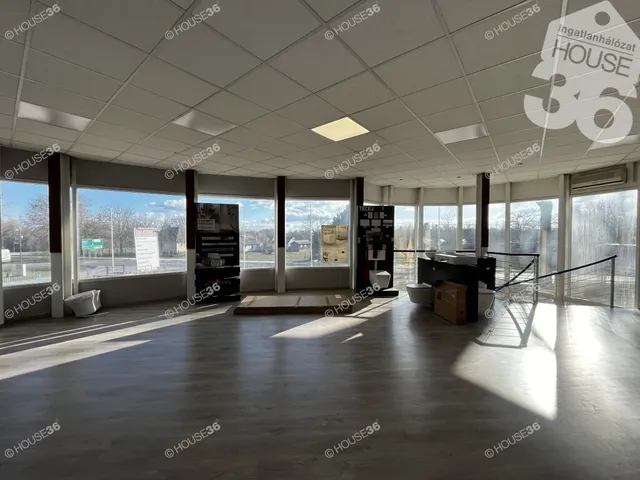 Kiadó kereskedelmi és ipari ingatlan Kecskemét, Máriahegy 1000 nm