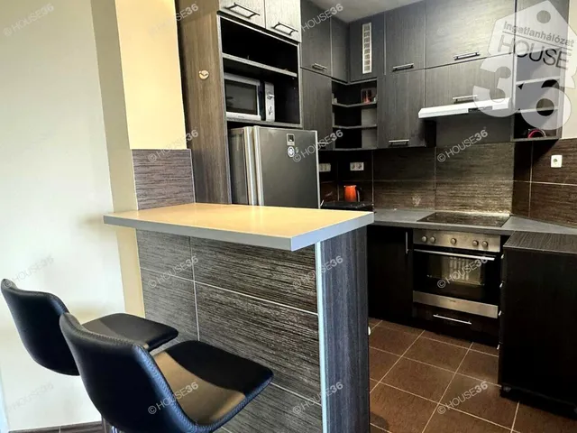 Kiadó lakás Kecskemét, Belváros 72 nm