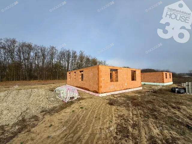 Eladó ház Városföld 82 nm