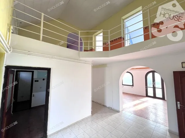 Eladó ház Tolna 287 nm