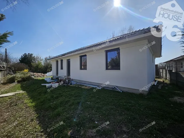Eladó ház Kecskemét, Hunyadiváros 95 nm