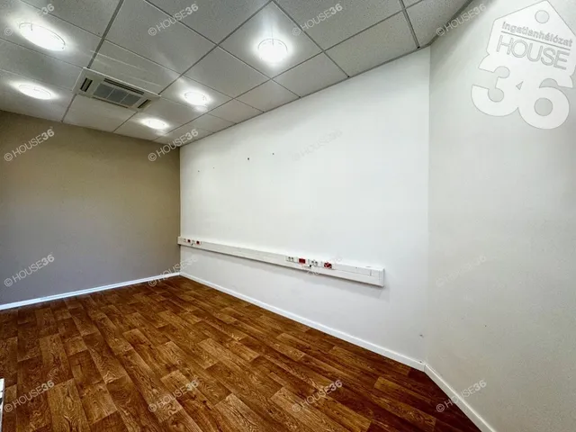 Eladó kereskedelmi és ipari ingatlan Kecskemét 82 nm