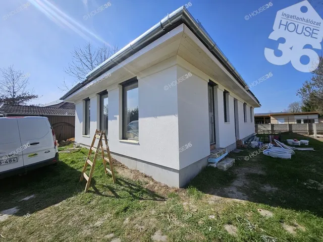 Eladó ház Kecskemét, Hunyadiváros 95 nm