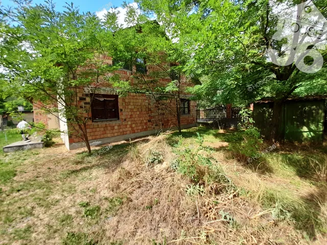 Eladó ház Törtel 210 nm