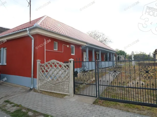 Eladó ház Császártöltés 55 nm