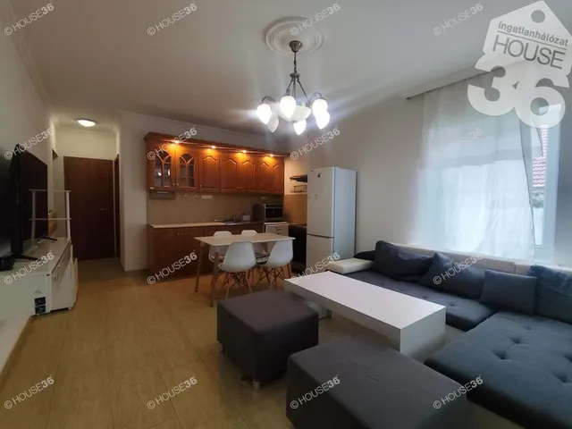 Kiadó ház Kecskemét, Belváros 85 nm
