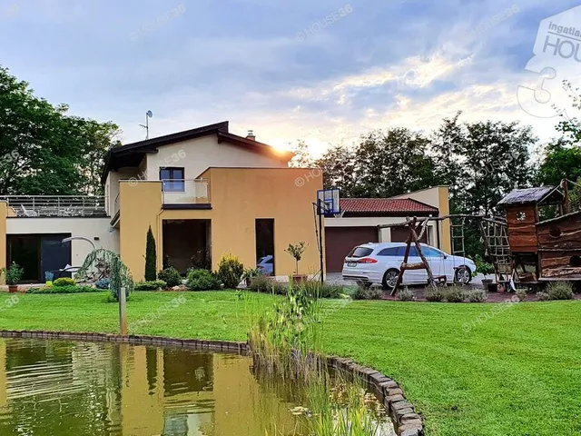 Eladó ház Kecskemét, Máriahegy 165 nm