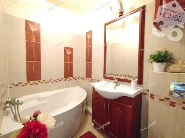 Eladó ház Kecskemét, Hunyadiváros 74 nm