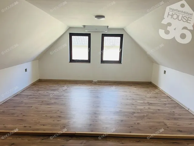 Eladó ház Tolna 210 nm