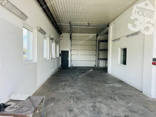 Eladó kereskedelmi és ipari ingatlan Szekszárd 265 nm