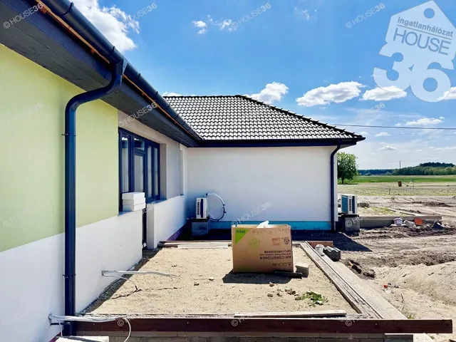 Eladó ház Kocsér 60 nm
