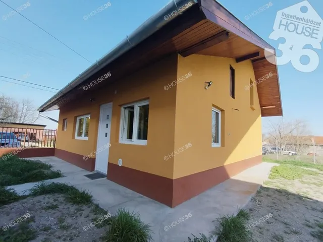 Eladó ház Tiszaalpár 46 nm